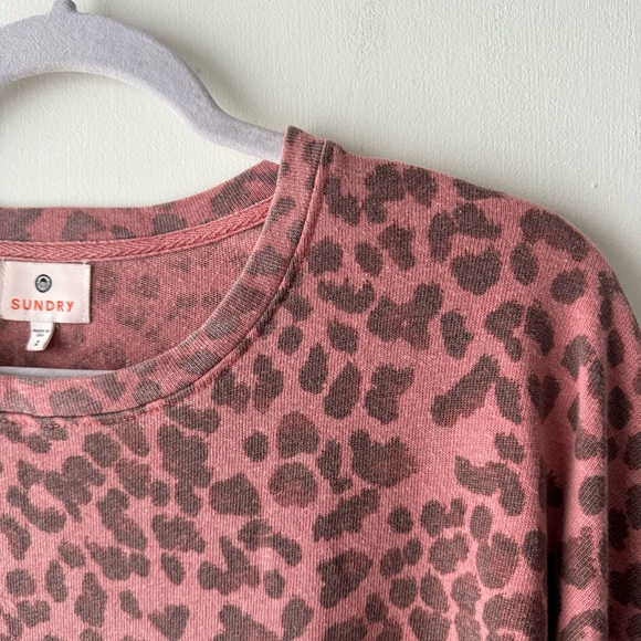 Sundry | Evereve Oversized Muted Pink Leopard Sweatshirt - Picture 8 of 10